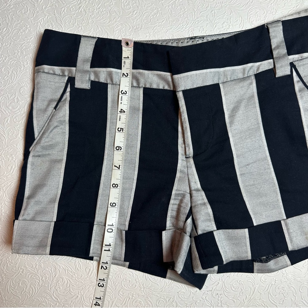 Alice + Olivia Striped High Waist Shorts Black & Gray Size 4 - Picture 5 of 10